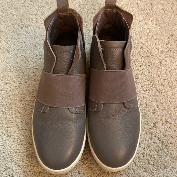 J/Slides Grey Platform Sneaker - Picture 1 of 7